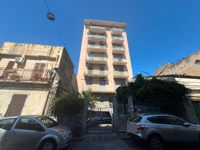 Appartamento quadrilocale in vendita in Via Rasà, Cibali, Catania