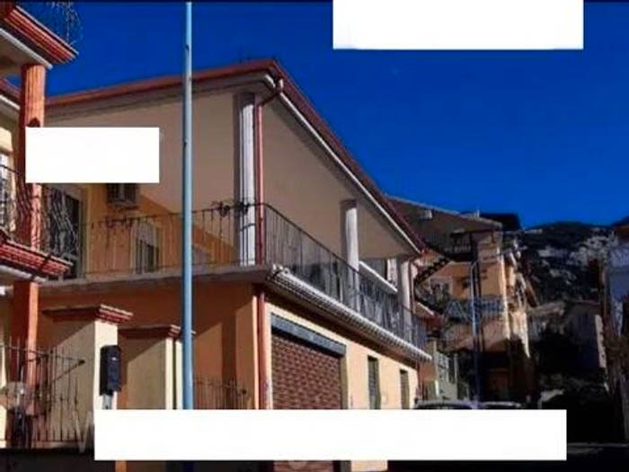 Appartamento con 6 locali in vendita in Via Marche, Centro, Dorgali