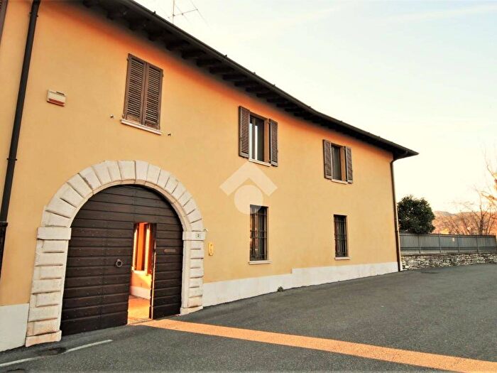 Casa quadrilocale in vendita in Via Fantasina, Fantasina, Cellatica