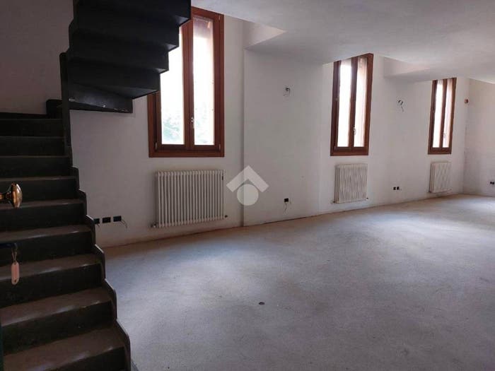 Appartamento quadrilocale in vendita in Via Piangipane, San Paolo, Ferrara