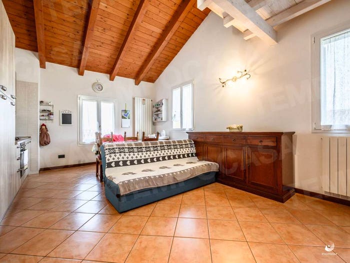Appartamento trilocale in vendita in Via del Canale, Medicina