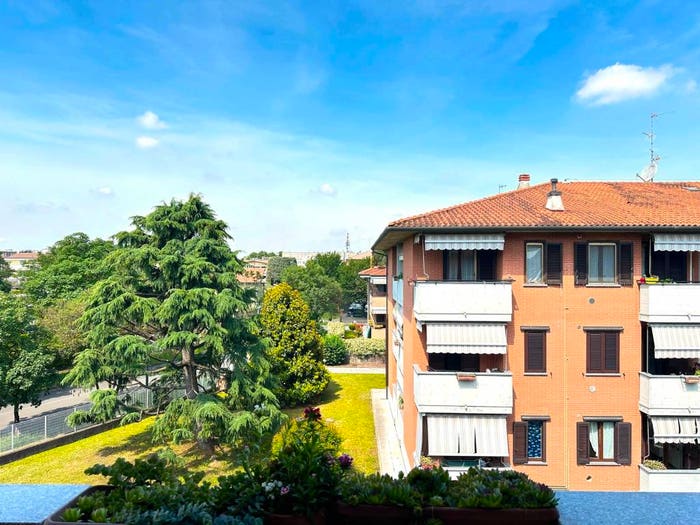 Appartamento con 5 locali in vendita in Via Vincenzo Bellini, Cesate