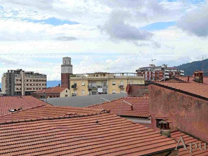 Appartamento trilocale in vendita in Via Traversa, Centro, Massa