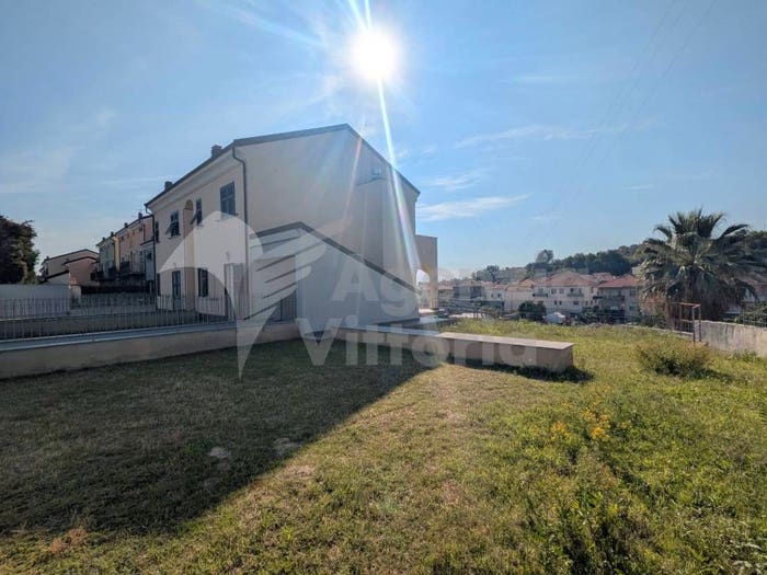 Casa quadrilocale in vendita in Via Bulasce, Centro, Loano