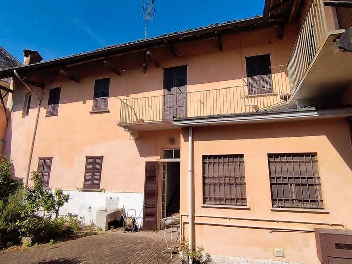 Casa con 6 locali in vendita in Corso Insurrezione, Gravellona, Gravellona Lomellina