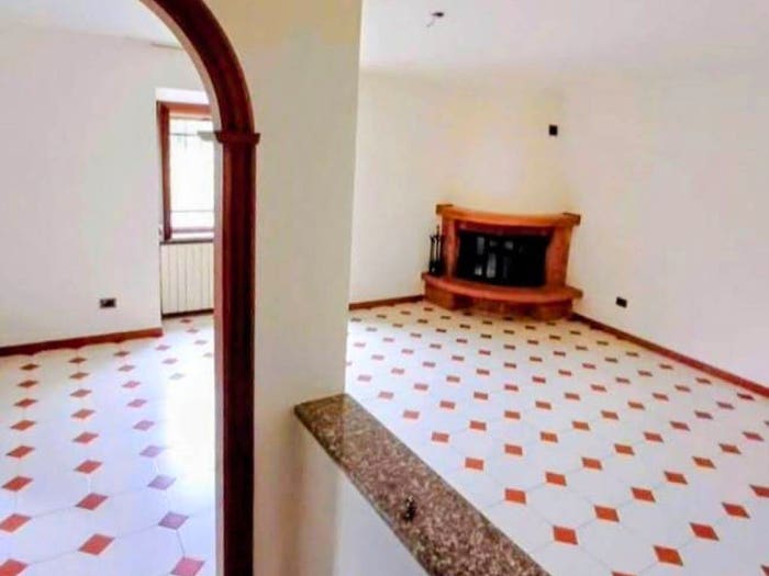 Appartamento trilocale in vendita in Via Annibale Beduglio, Dorzano