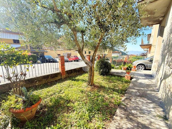 Appartamento quadrilocale in vendita in Via gramsci, Fognano, Montale