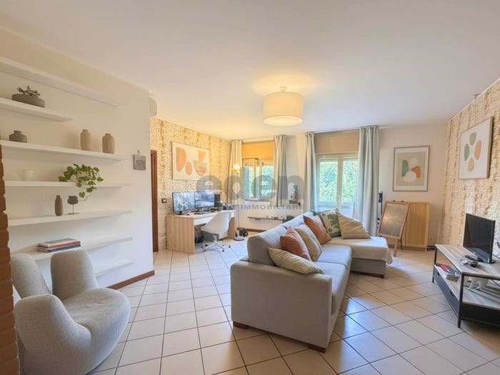 Appartamento trilocale in vendita in Via Luigi Pasteur, Villaggio Giardino, Modena