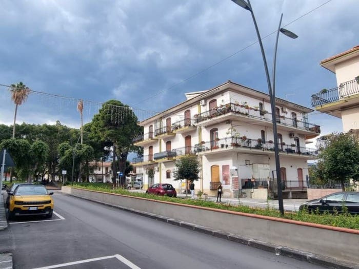 Appartamento quadrilocale in vendita in PIAZZA GIACOMO MATTEOTTI, Centro, Riposto