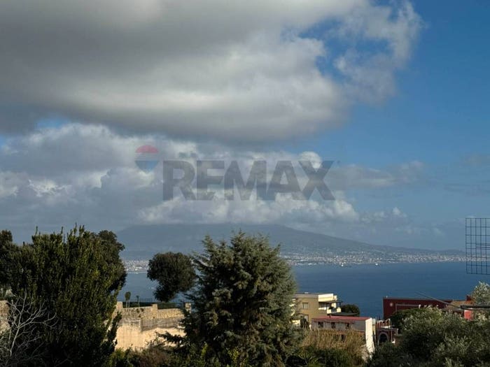 Appartamento con 6 locali in vendita in Posillipo, Napoli