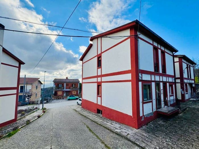 Casa con 6 locali in vendita in VIA PROVINCIALE, Zungoli