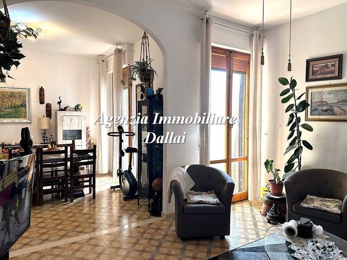 Appartamento con 6 locali in vendita in Via Gramsci, Scarperia, Scarperia e San Piero