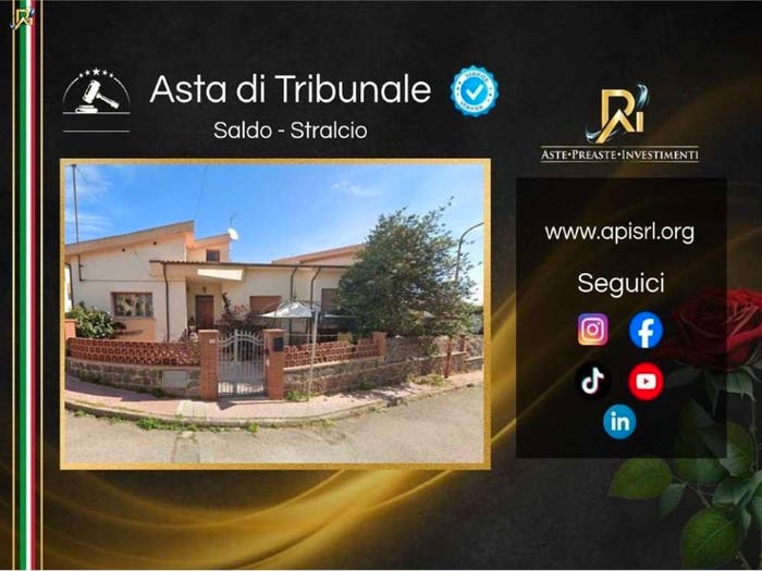 Casa con 6 locali in vendita in via togliatti, Macomer