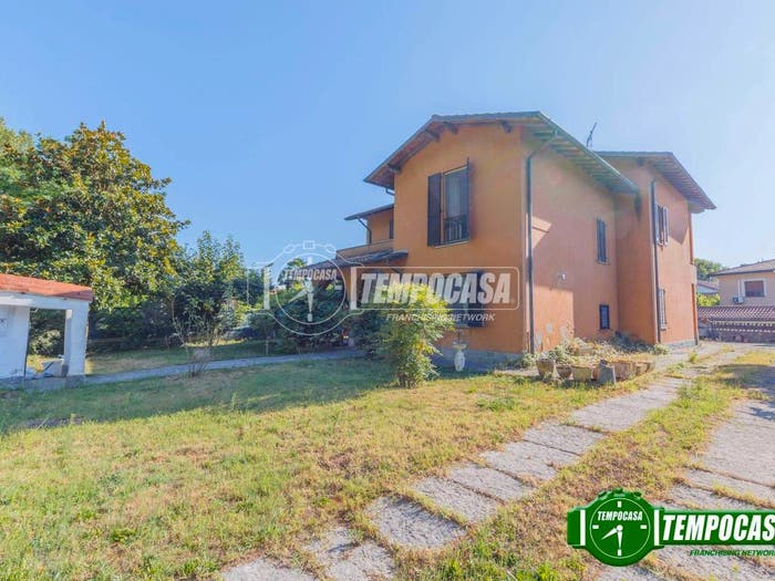 Casa con 6 locali in vendita in Via Bixio, Binasco