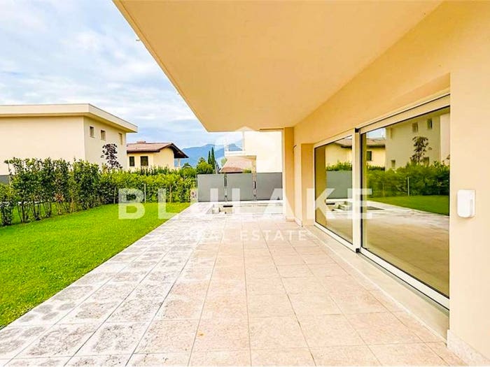 Casa quadrilocale in vendita in Via Pieve Vecchia, Pieve Vecchia Villaggio Sanghen, Manerba del Garda