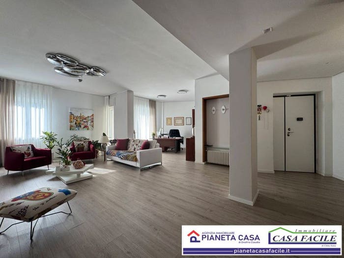 Appartamento con 6 locali in vendita in Viale Europa, Centro, Matera