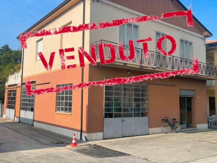 Casa quadrilocale in vendita in Strada Provinciale Cardinala, Sasso Morelli Sesto Imolese, Imola