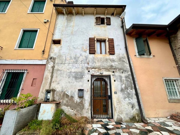 Casa bilocale in vendita in VIA RONCHI, Centro, Pastrengo