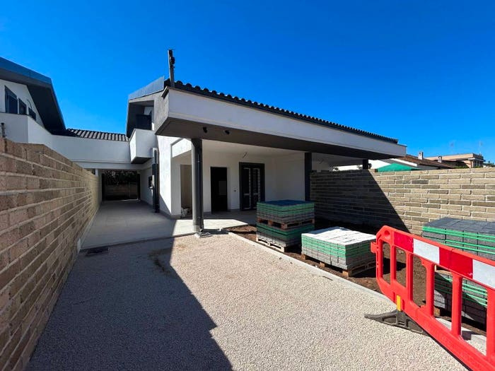 Casa quadrilocale in vendita in Via delle Mimose, Lido dei Pini di Ardea Lupetta, Ardea