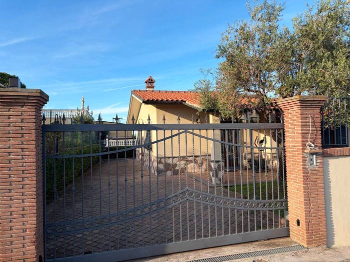 Casa quadrilocale in vendita in Via del Casale Sbardella, Finocchio, Roma