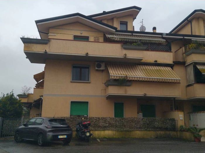 Appartamento quadrilocale in vendita in Darsena Ex Campo di Aviazione, Viareggio