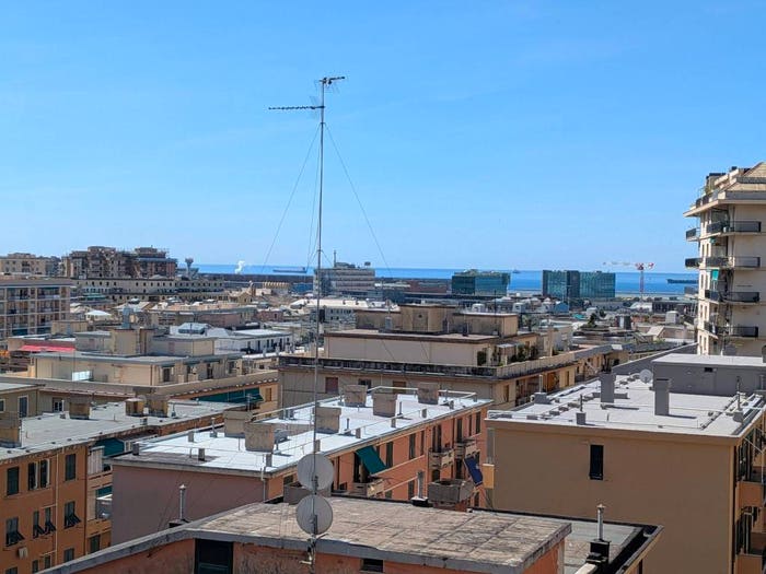 Appartamento trilocale in vendita in Via Giovanni Arrivabene, Sestri Ponente, Genova