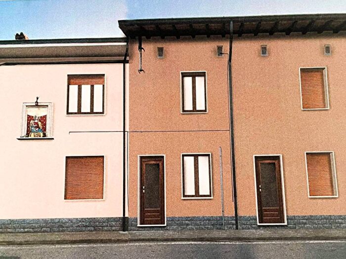 Casa trilocale in vendita in Via Roma, Centro, Cavenago d'Adda