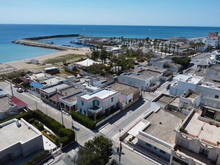 Casa con 6 locali in vendita in Via Dante Alighieri, Centro, Maruggio
