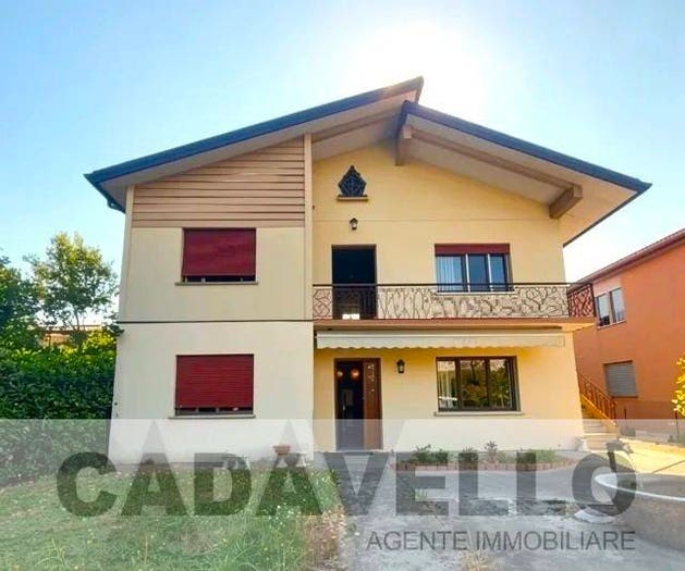 Casa con 5 locali in vendita in Piazza Umberto I, Centro, Zero Branco