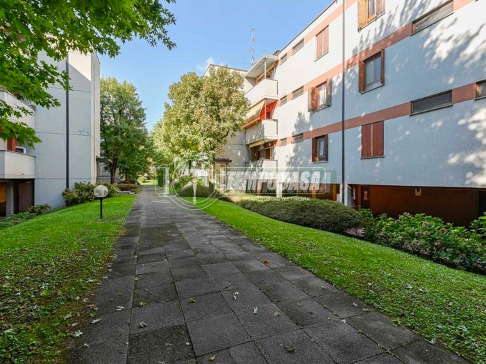 Appartamento quadrilocale in vendita in Via Alcide de Gasperi, Lucino Rodano, Rodano