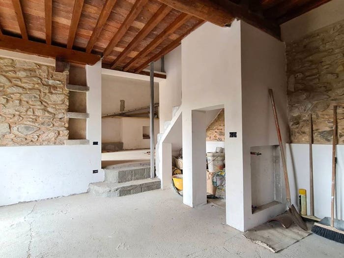 Casa con 6 locali in vendita in Camaiore Paese, Camaiore
