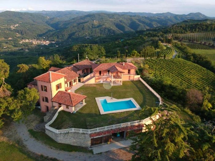 Casa con 6 locali in vendita in Regione Ovrano Castello, Acqui Terme