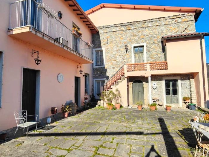 Casa con 6 locali in vendita in Via San Rocco, Centro, Licciana Nardi