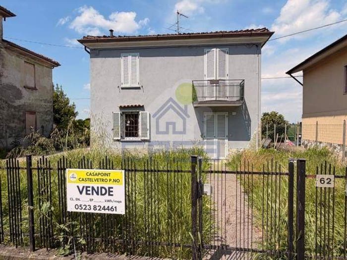 Casa con 6 locali in vendita in VIA SAN PIETRO IN CORTE SECCA, Monticelli d'Ongina
