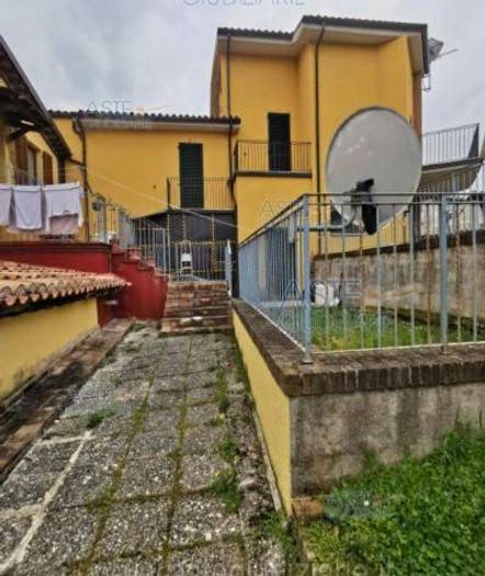 Appartamento trilocale in vendita in Via Padre Stanislao Melchiorri, Centro, Cerreto d'Esi