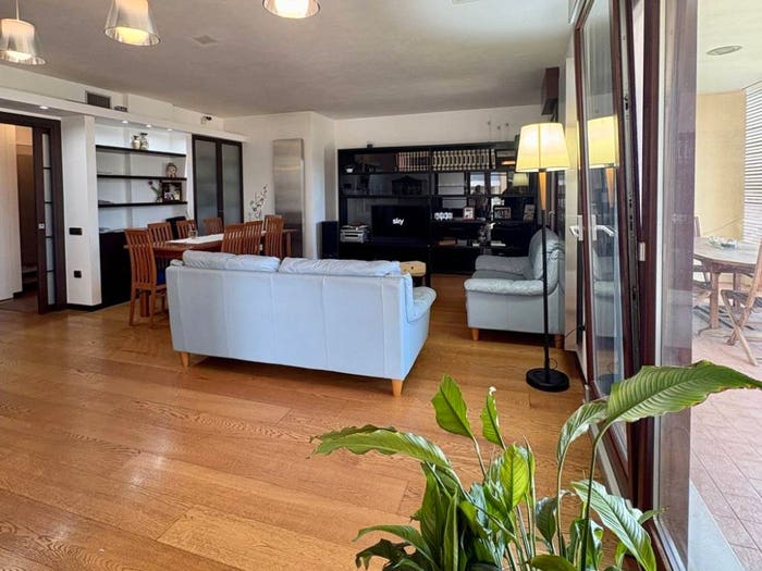 Appartamento quadrilocale in vendita in Via dei Falconi, Bonaria, Cagliari