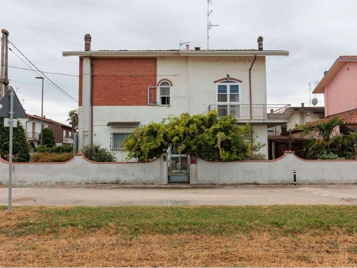 Casa con 5 locali in vendita in Via Parmeggiani, Centro, Copparo