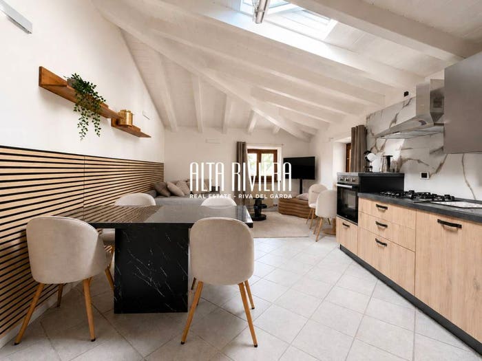 Appartamento bilocale in vendita in Viale Arciprete Francesco Santoni, Centro, Arco