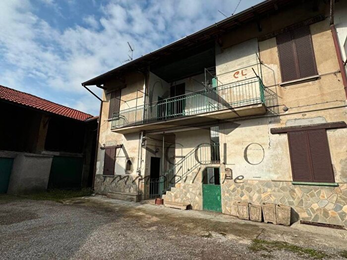 Casa quadrilocale in vendita in Centro, Arluno