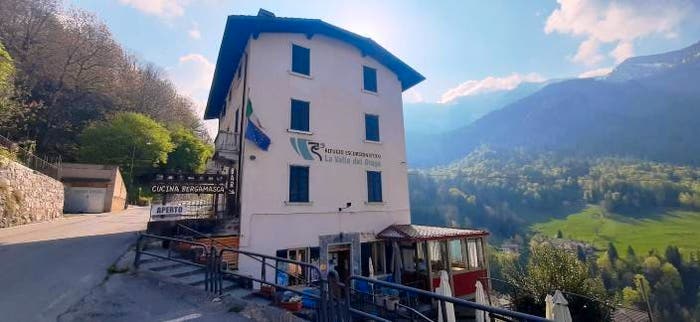 Casa con 6 locali in vendita in Via Stella Alpina, Roncobello