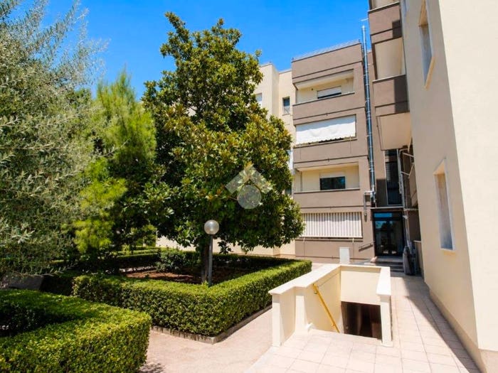 Appartamento con 5 locali in vendita in Via Domenico Cimarosa, Stazione, Lecce