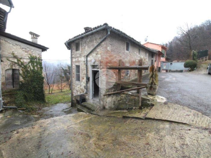 Casa trilocale in vendita in Str di Cevola e Cavirano, Lesignano de' Bagni