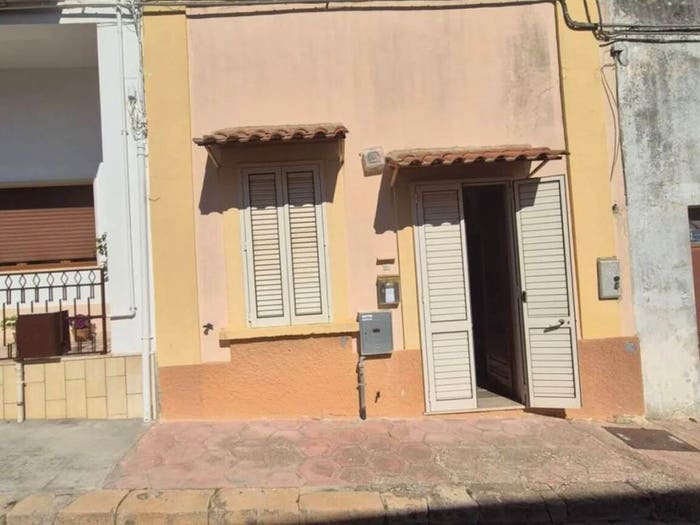 Casa trilocale in vendita in Via Ugo Foscolo, Centro, Neviano