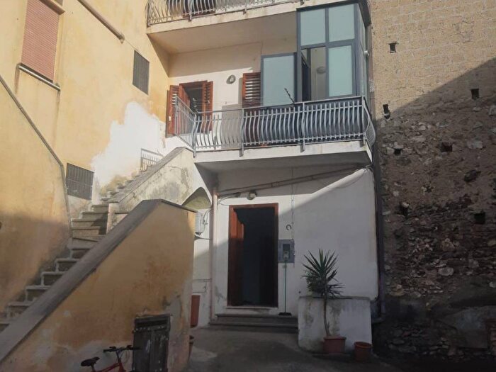 Casa trilocale in vendita in Via Saverio Carbone, Vico, Palma Campania