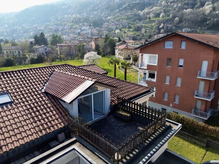 Appartamento quadrilocale in vendita in Via Trento, Gravedona, Gravedona ed Uniti