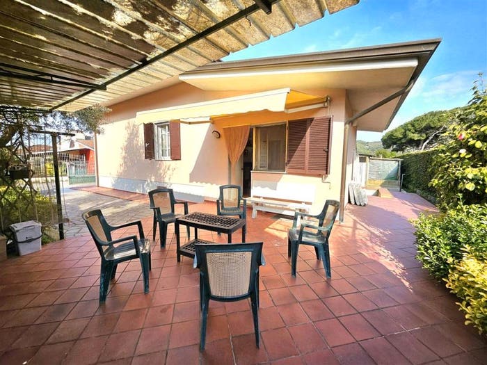 Casa con 5 locali in vendita in Piazza Albania, Castagnola, Massa