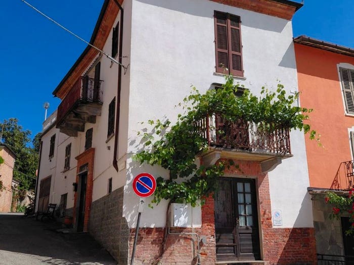 Casa con 6 locali in vendita in Via Casimiro Mondo, Montegrosso, Montegrosso d'Asti