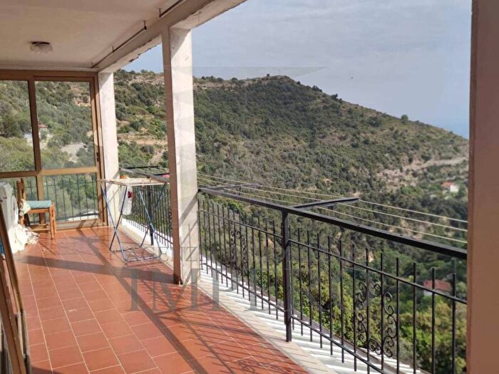 Casa con 6 locali in vendita in Via Martinazzi, San Giacomo, Camporosso
