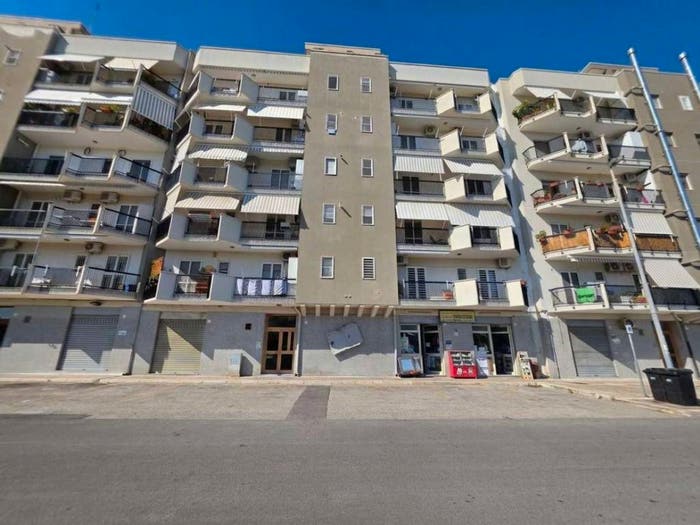 Appartamento con 5 locali in vendita in via Cosmai, Bisceglie