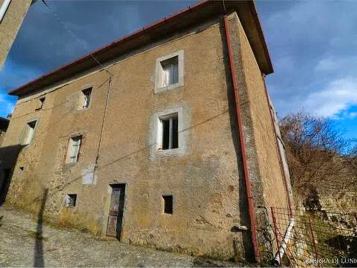Casa con 6 locali in vendita in Strada Provinciale, Pontremoli